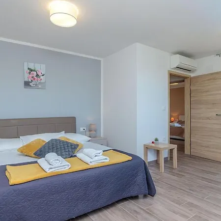 Villa Modern In With Swimming Pool Selina