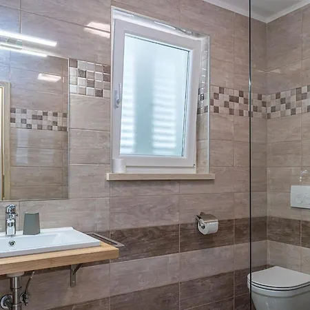 Modern In With Swimming Pool *
