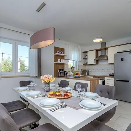 Modern In With Swimming Pool Villa Selina