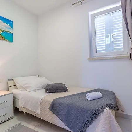 Modern In With Swimming Pool Vila Selina